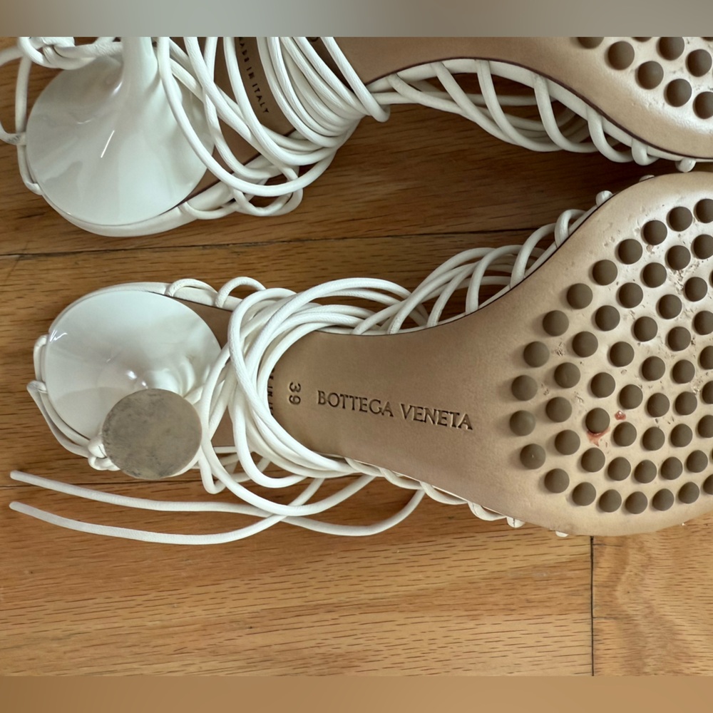 Bottega Veneta Dot Lace Up Sandal - Picture 4 of 14